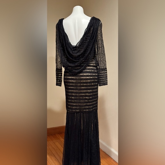 Tadashi Shoji Mermaid Delicate All Lace Gown SZ 4 Black Lace Beige Line … - Picture 7 of 16
